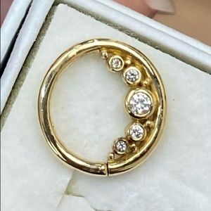 Absolutely STUNNING Yellow Gold and White Topaz Daith Ring
